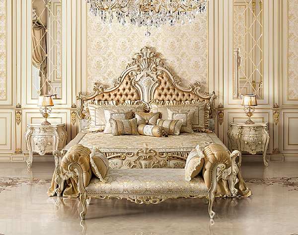 Camera da letto classica in finitura chiara con verniciatura e doratura nel rivestimento in tessuto fabbrica MODENESE GASTONE dall'Italia. Foto №1