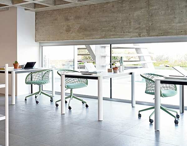 Poltrona MIDJ P47 S2140DP0 fabbrica MIDJ dall'Italia. Foto №3