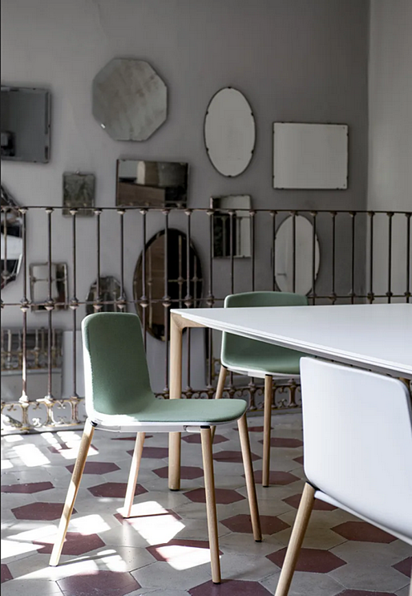 Sedia impilabile con rivestimento Rama Kristalia fabbrica Kristalia dall'Italia. Foto №4
