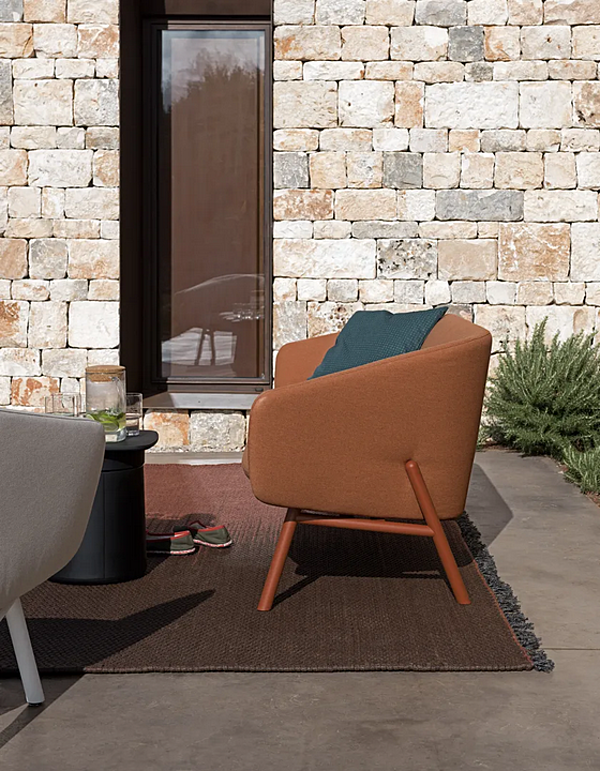 Диван с мягкой спинкой из ткани Sunbrella Kristalia TUILE fabbrica Kristalia dall'Italia. Foto №6