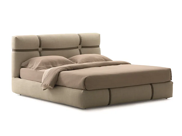 Letto matrimoniale in pelle imbottita Flou New Bond fabbrica Flou dall'Italia. Foto №1