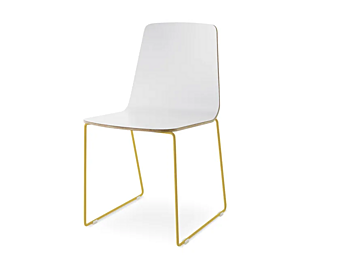 Sedia con base a slitta in tessuto Nidi collezione Tak