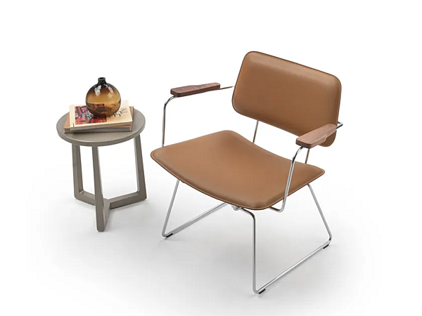 Poltrona con braccioli in pelle conciata a sled base FLEXFORM Echoes S H fabbrica FLEXFORM dall'Italia. Foto №1