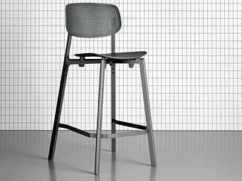 Sgabello alto con schienale in tessuto Kristalia Colander Sgabello alto con schienale in tessuto Kristalia Colander fabbrica Kristalia dall'Italia
