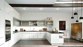 Cucina su misura con penisola in legno ASTER CUCINE Timeline